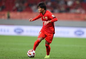 新人登场！19岁蒯纪闻、21岁吾米提江先发出战，上演国足首秀