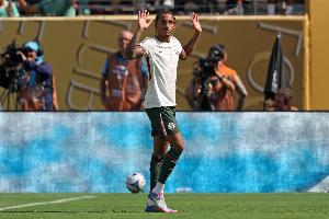 本届世俱杯共计28球是禁区外远射，拜仁4球最多&蓝军曼城各3球