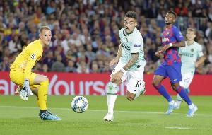 阿斯：巴萨在准备特狮检查手术等资料，通过西甲审核注册新球员