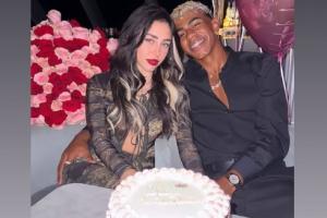 打得火热！大7岁女友回复亚马尔：❤️‍🔥，两人恋情今日公开