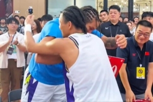 戈登中国行——连戈登看了都崩不住的扣篮 太炸裂了