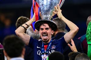 罗马诺：无论什么报价，维蒂尼亚都不会在今夏离开巴黎