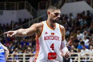 挑大梁！武切维奇首节4中4独得10分6板 全队20分9板