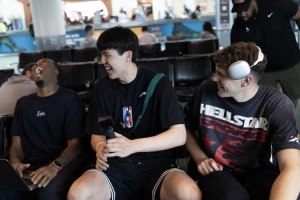 拓媒：短期看杨瀚森是克林根的替补 球队早晚要面临二选一的情况