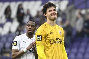 记者：曼联已向拉门斯提高报价， 如果他同意今天就可以体检