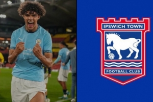 罗马诺：伊镇租借+强制买断签下曼城18岁前锋卢卡-弗莱彻