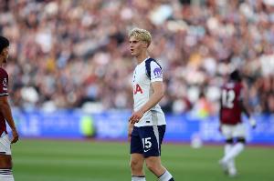 传射建功！英超官方：热刺中场贝里瓦尔当选周最佳球员