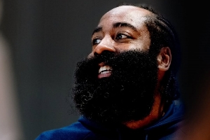 快船晒训练照：登哥笑容满面 小卡现身 伤兵博格丹+多位新援在列