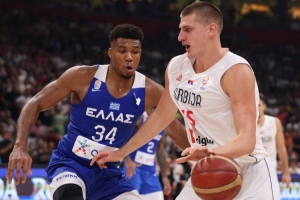 贝弗利：约基奇拿了3次MVP 但现役最佳国际球员我选字母哥