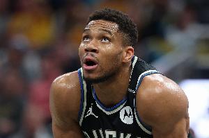 雄鹿新赛季挑战：字母哥能做到什么程度？库兹马能否实现反弹？