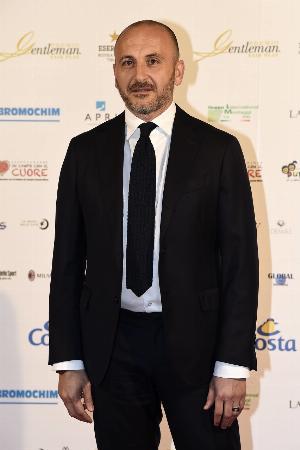 斯基拉：尽管利雅得新月高额报价，但国米总监奥西里奥决定留队