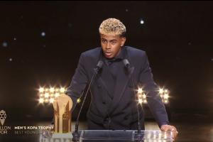 记者：亚马尔回程航班上一直在开玩笑，巴萨满意他的成熟表现