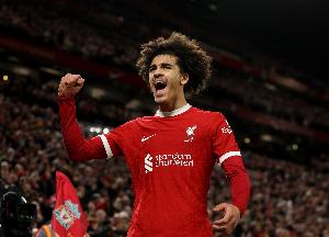 官方：利物浦医疗团队将在今天评估小将杰登-丹斯的伤情