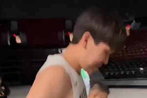 幽默🤣第一次穿开拓者球衣进主场什么感觉？杨瀚森：挺凉快的