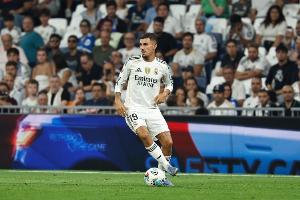 皇马跟队记者：别人休假塞巴略斯则每日训练，教练组很满意