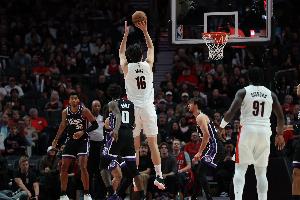 比卢普斯：杨瀚森找到很好的比赛节奏 并贡献了些令人惊叹的回合