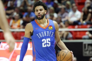 戴格诺特：阿杰伊-米切尔比赛节奏放慢了 他防守端表现让我振奋