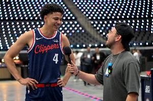 淘到宝了！50号秀桑德斯15中8拿到全场最高25分4板2助1断